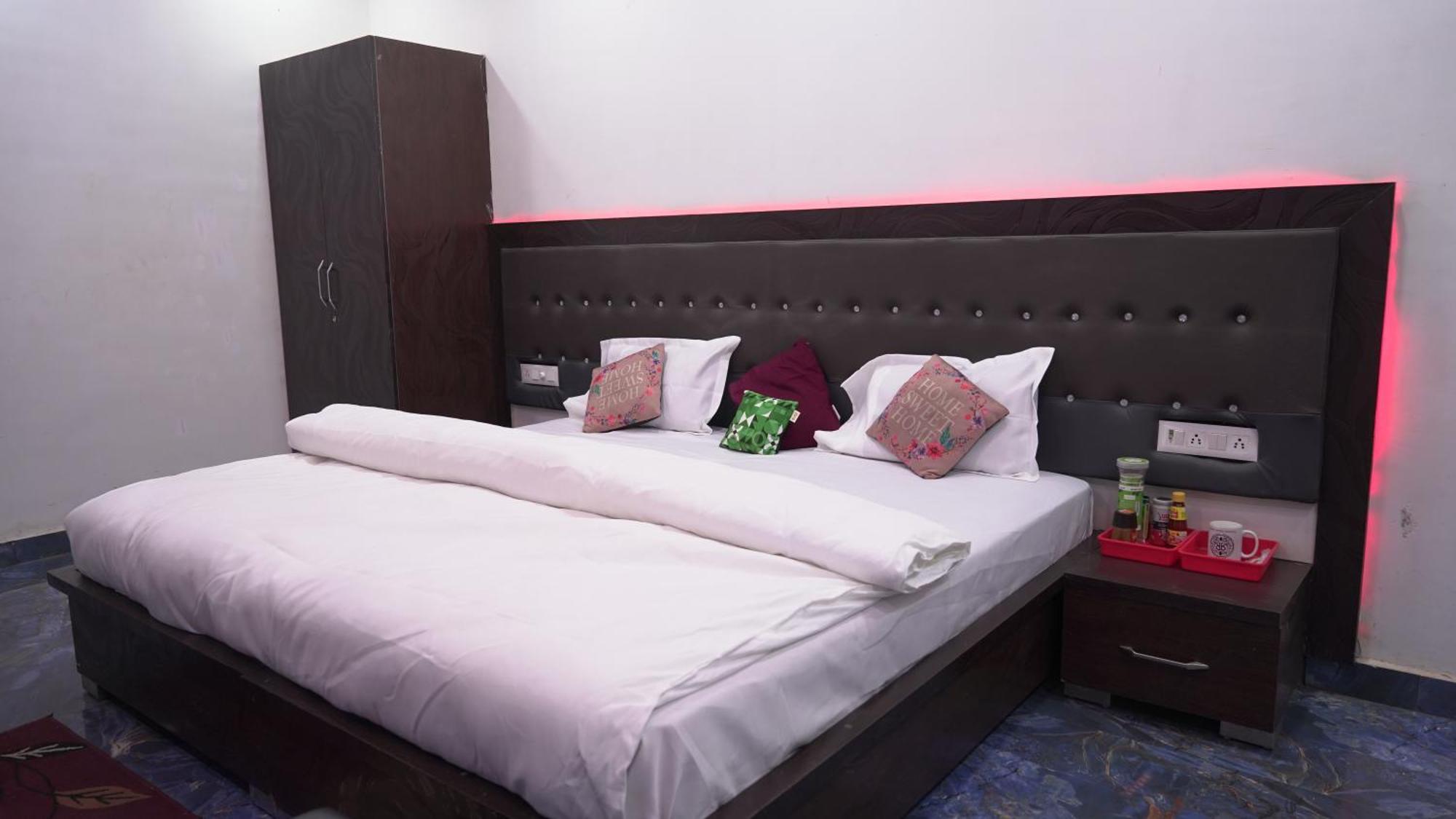 Rajmahal Resort Banquet Hall And Hotel Patna  Buitenkant foto